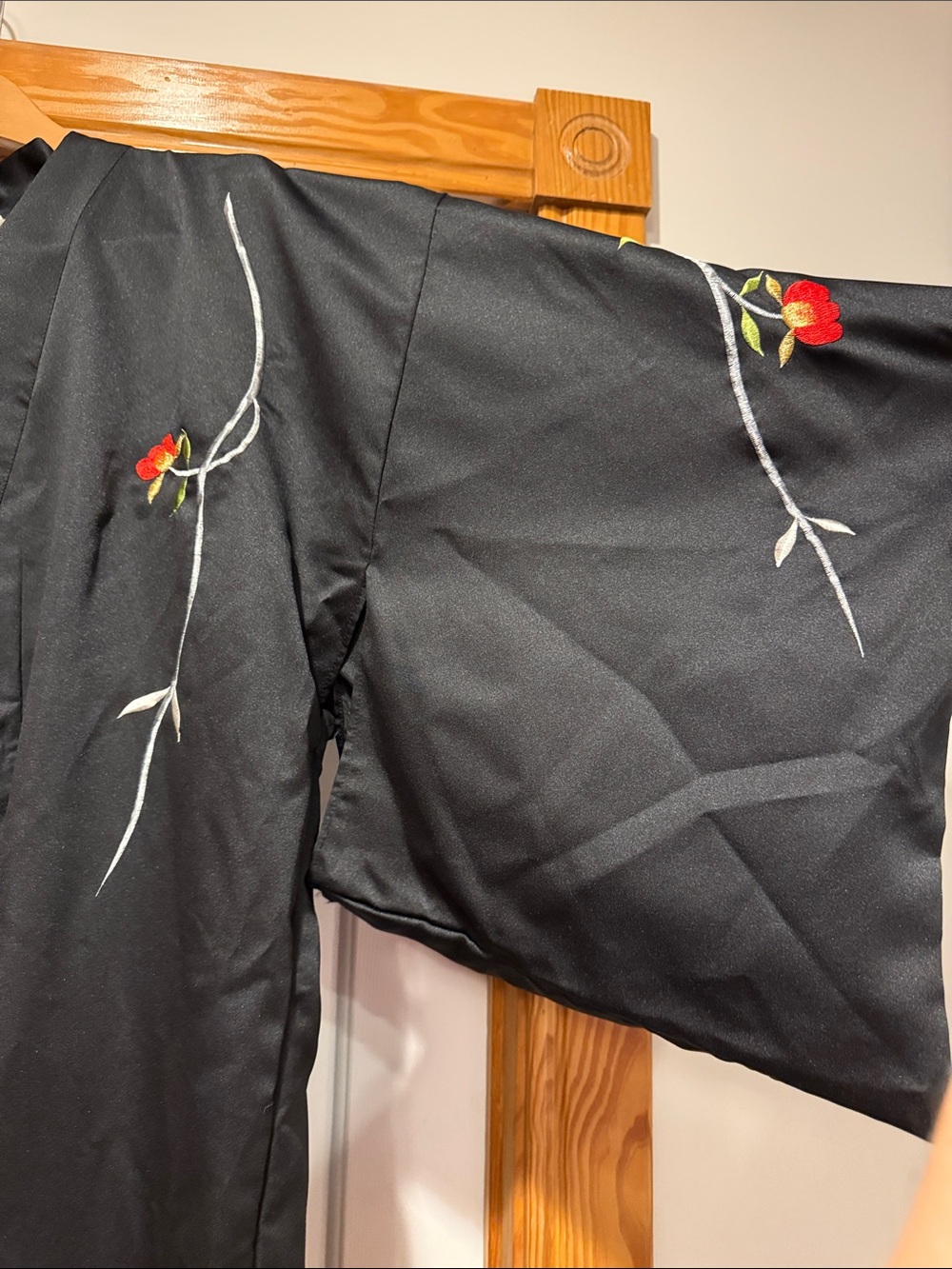 Black Embroidered Women's Kimono - Brand Unknown - Picture 6 of 8